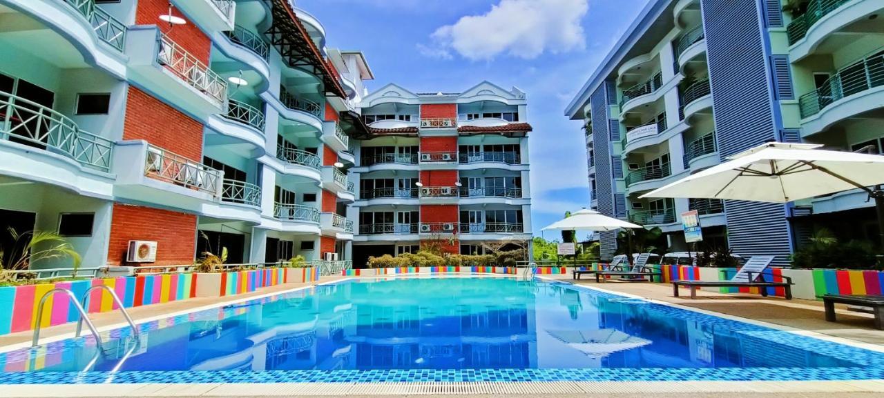 Perdana Serviced Apartment & Resorts Padang Mat Sirat Eksteriør billede