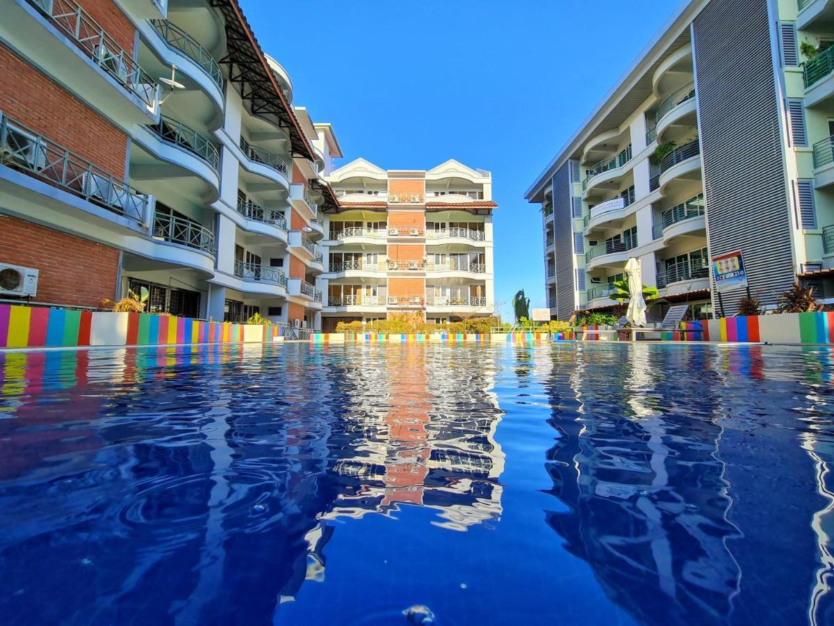 Perdana Serviced Apartment & Resorts Padang Mat Sirat Eksteriør billede