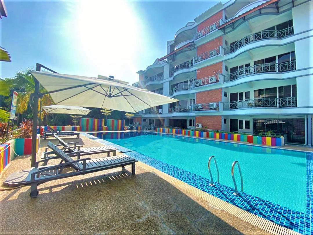 Perdana Serviced Apartment & Resorts Padang Mat Sirat Eksteriør billede