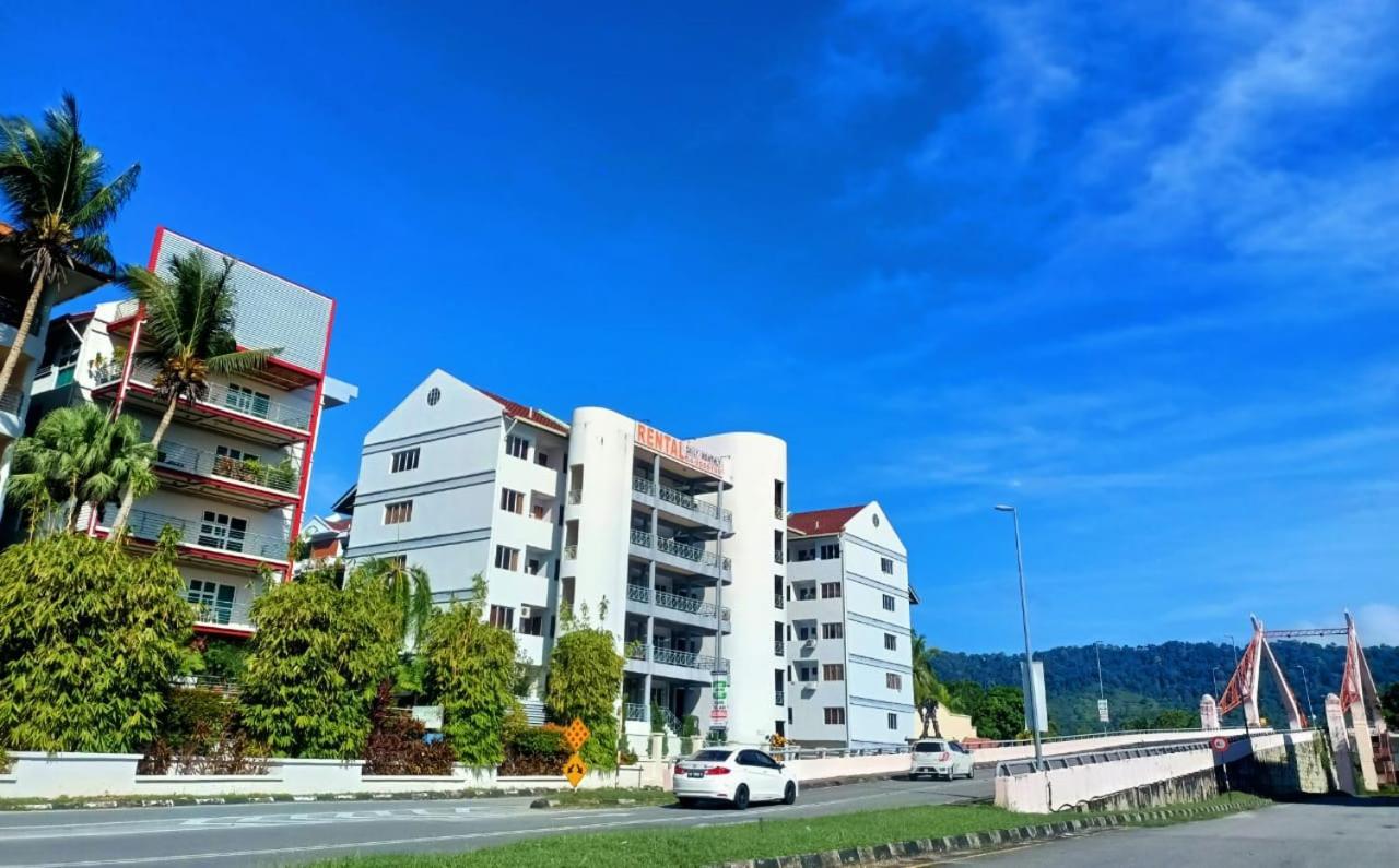 Perdana Serviced Apartment & Resorts Padang Mat Sirat Eksteriør billede