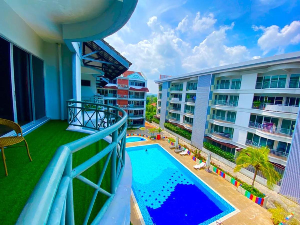 Perdana Serviced Apartment & Resorts Padang Mat Sirat Eksteriør billede