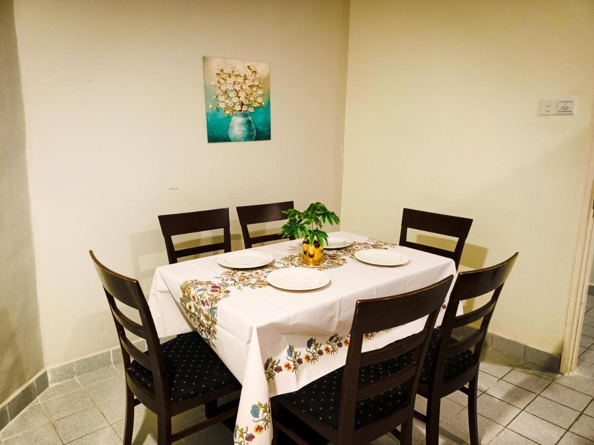 Perdana Serviced Apartment & Resorts Padang Mat Sirat Eksteriør billede