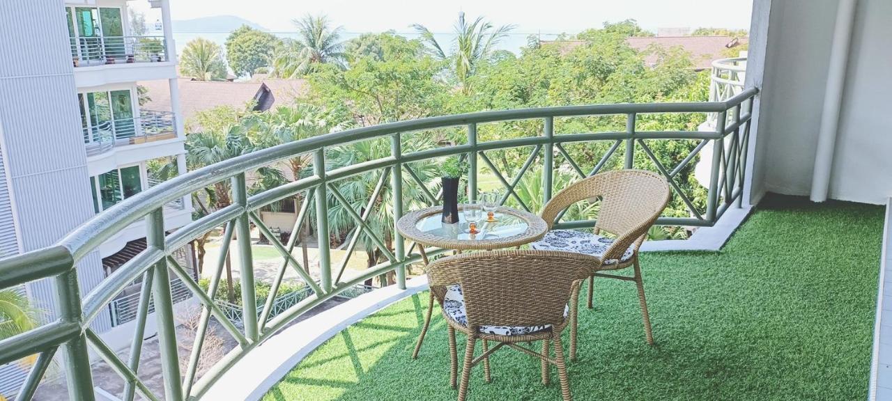Perdana Serviced Apartment & Resorts Padang Mat Sirat Eksteriør billede
