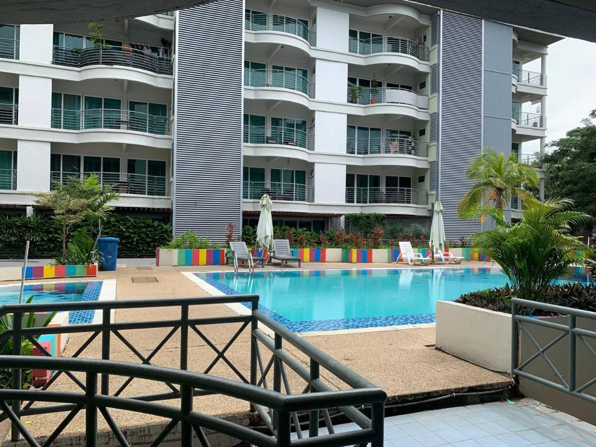 Perdana Serviced Apartment & Resorts Padang Mat Sirat Eksteriør billede