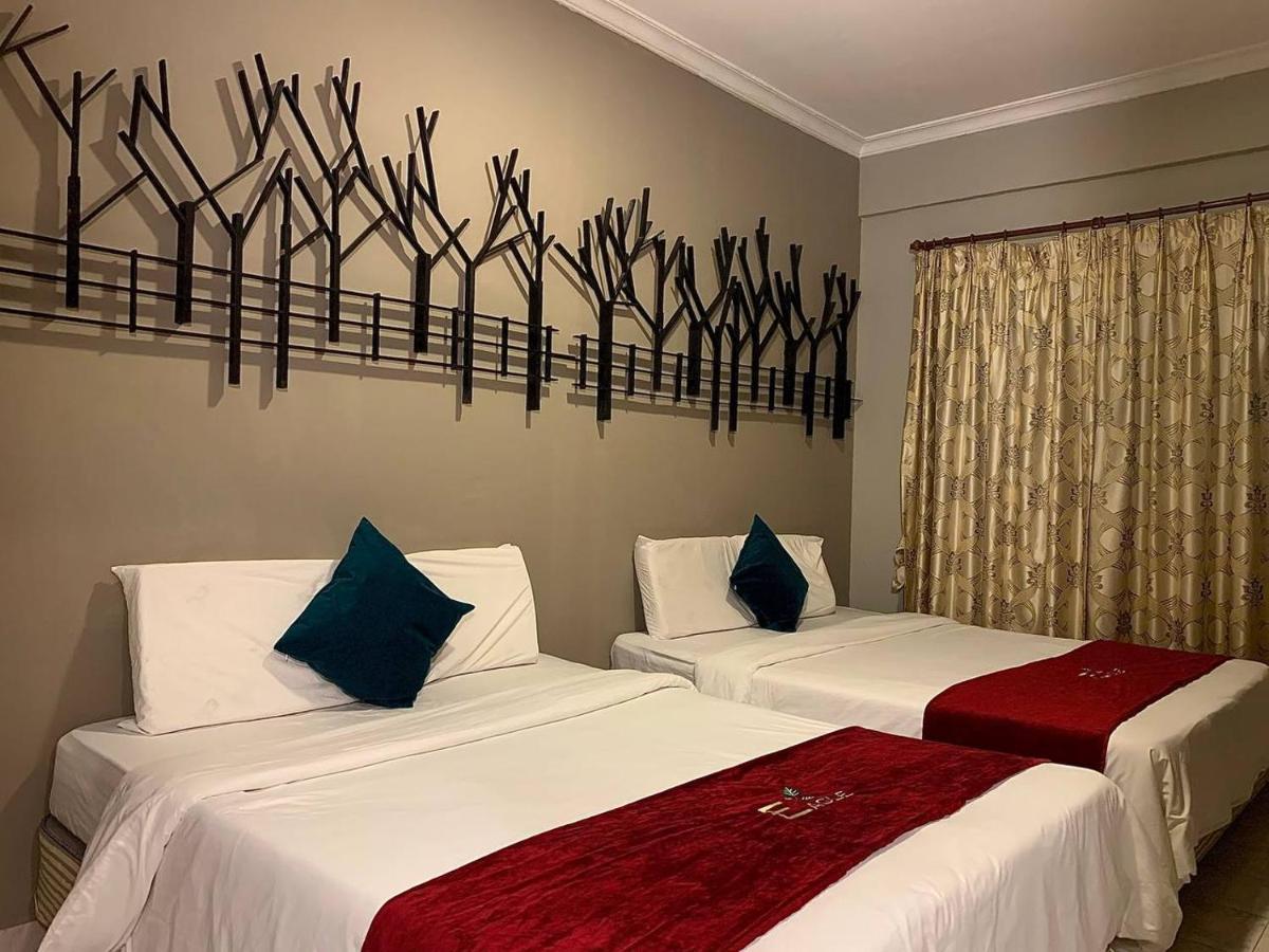 Perdana Serviced Apartment & Resorts Padang Mat Sirat Eksteriør billede