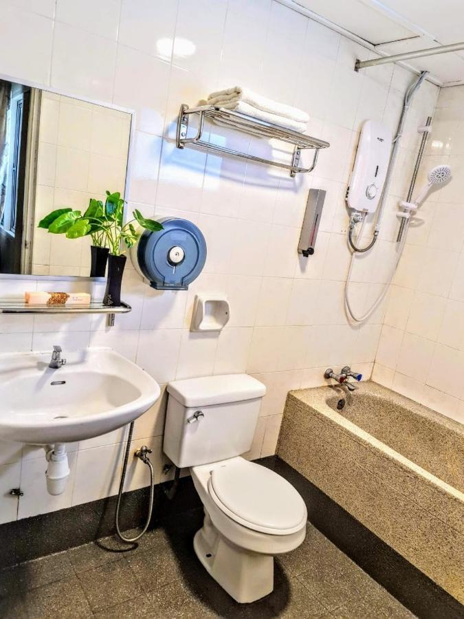 Perdana Serviced Apartment & Resorts Padang Mat Sirat Eksteriør billede