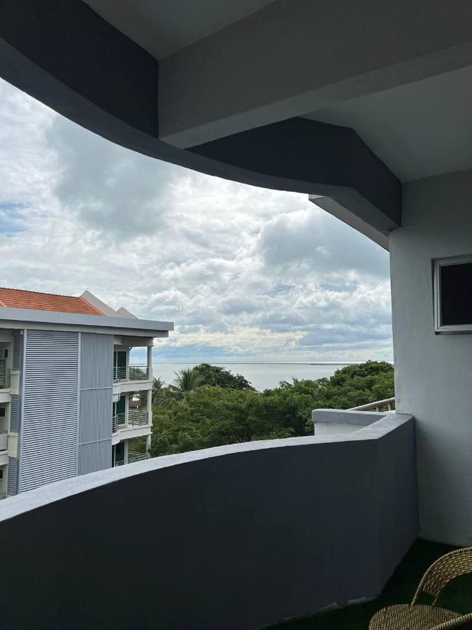 Perdana Serviced Apartment & Resorts Padang Mat Sirat Eksteriør billede