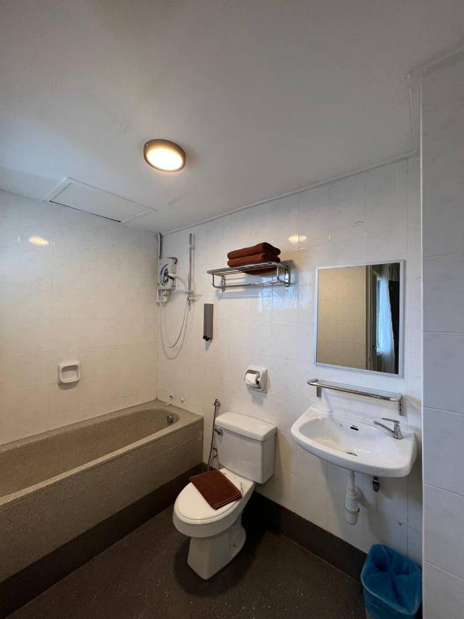 Perdana Serviced Apartment & Resorts Padang Mat Sirat Eksteriør billede