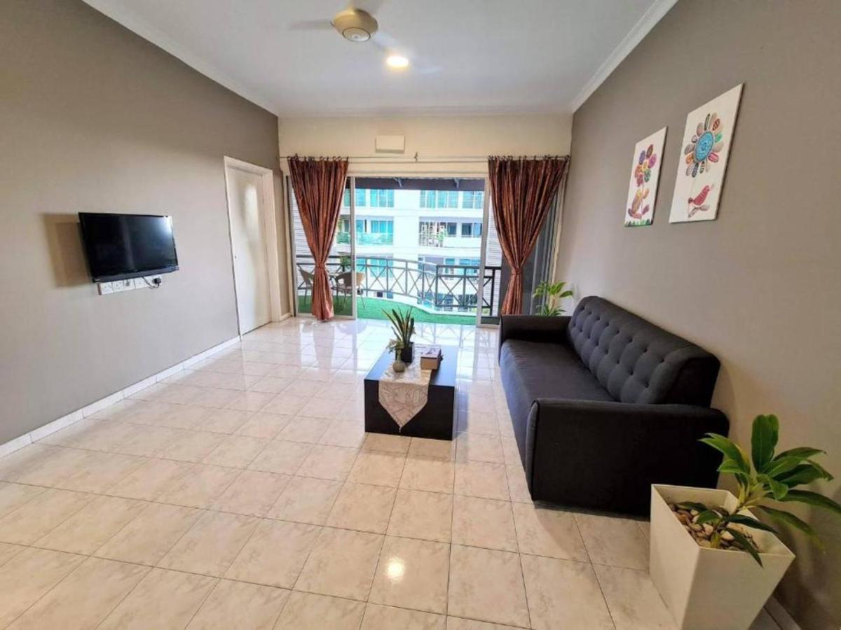 Perdana Serviced Apartment & Resorts Padang Mat Sirat Eksteriør billede