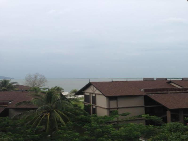 Perdana Serviced Apartment & Resorts Padang Mat Sirat Eksteriør billede