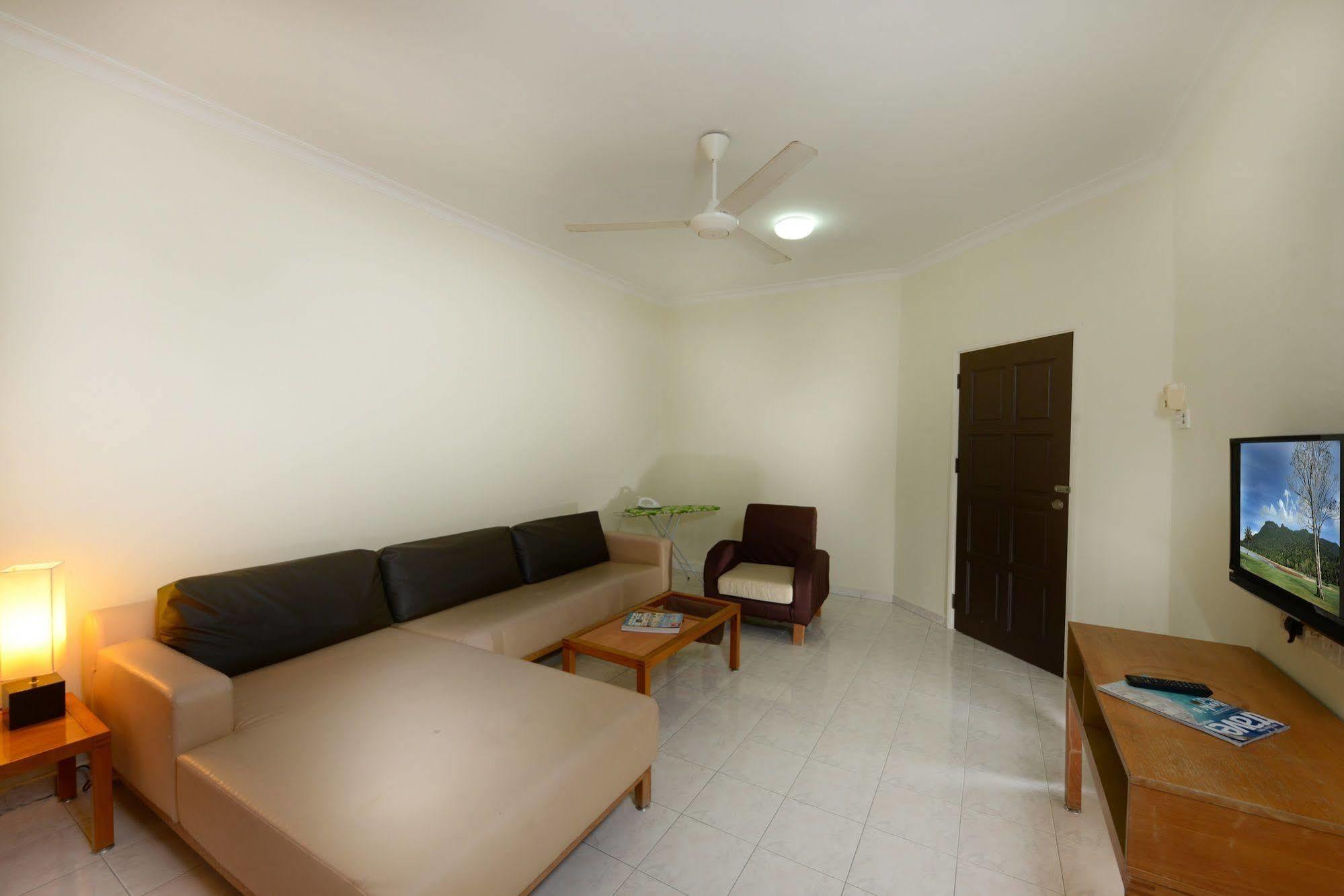 Perdana Serviced Apartment & Resorts Padang Mat Sirat Eksteriør billede