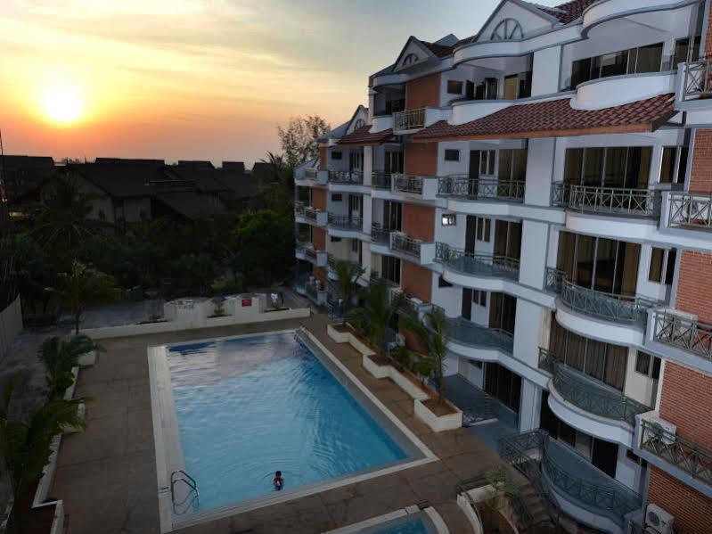 Perdana Serviced Apartment & Resorts Padang Mat Sirat Eksteriør billede